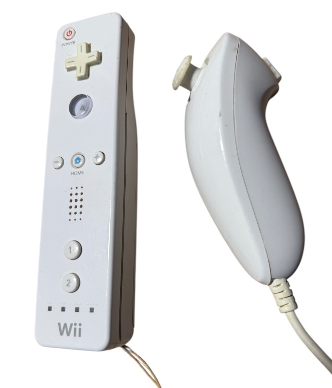 Wii Official Wii Remote & Nunchuck Bundle - Wii Official Wii Remote & Nunchuck Bundle for Wii